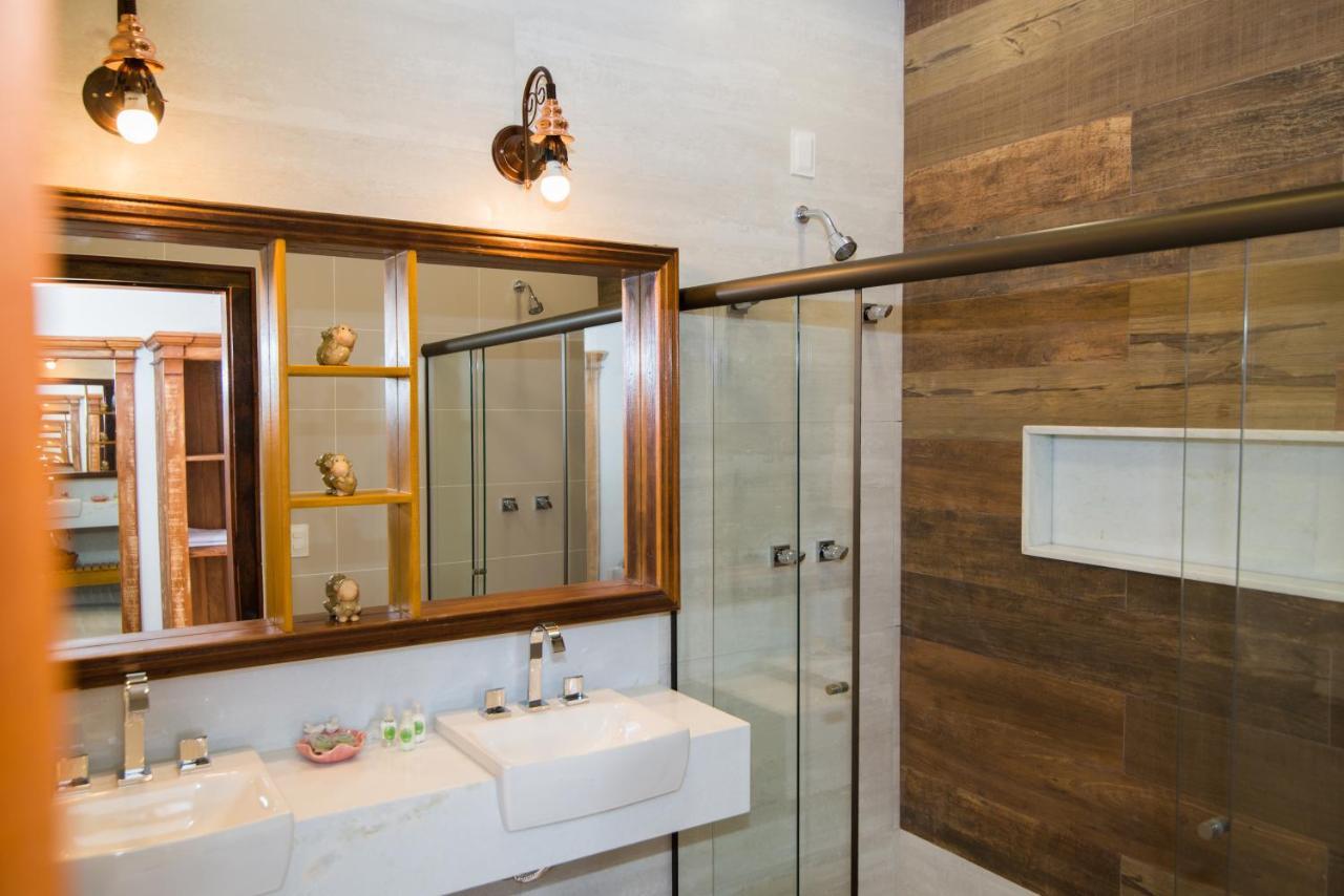 Deluxe Suite Spa Bath