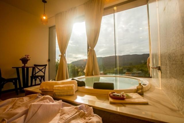 Deluxe Suite Spa Bath